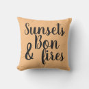 Suche nach lagerfeuer kissen Typografie