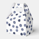 Suche nach gezeichnet papier geschenk box Hand