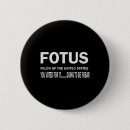 Suche nach verbrecher buttons Protest