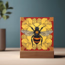 Suche nach biene fliesen Wespe