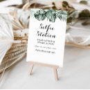 Suche nach selfies poster Bride