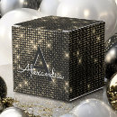 Suche nach black and gold papier geschenk box Monogramm