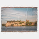 Suche nach auf einer brücke decken Foto