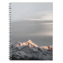 Suche nach schnee bedeckte berg Vintag