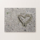 Suche nach herz im sand puzzle Strand