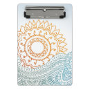 Suche nach gezeichnete klemmbrett Mit blumen