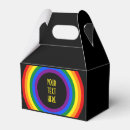 Suche nach regenbogenflagge papier geschenk box Schwul