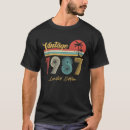 Suche nach 35 jahre alt tshirts Präsentieren