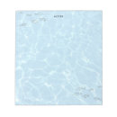 Suche nach fisch und notizblock Wasser