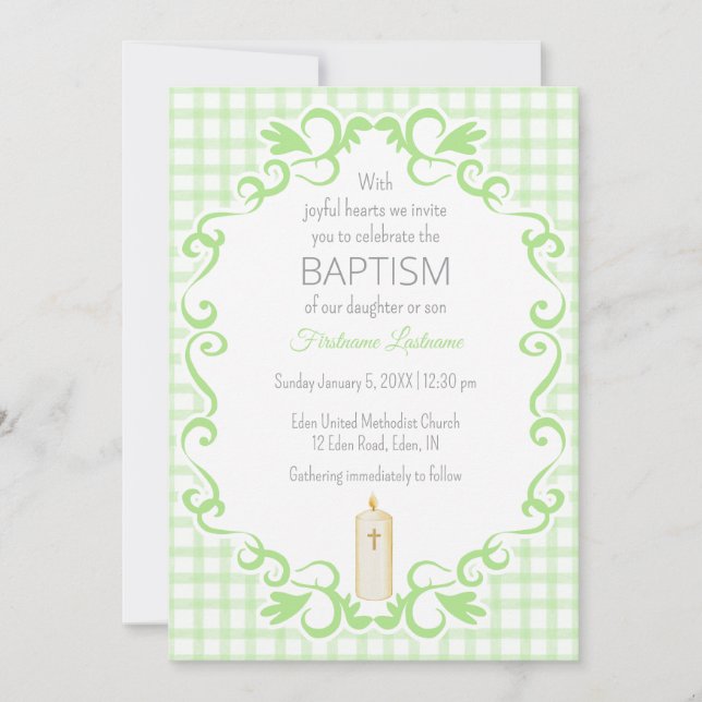 017 Moss Green Scroll Gingham Cross Candle Baptism Einladung (Vorderseite)