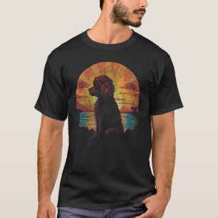 01 Pudel-Silhouette Sonnenuntergang im Vintage-Sti T-Shirt