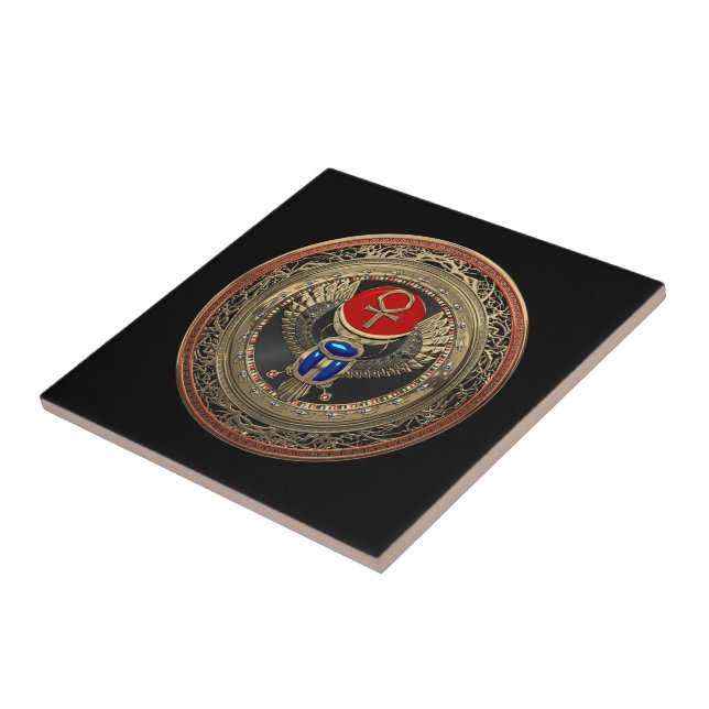 [100] Sacred Gold Egyptian Winged Scarab mit Ankh Fliese (Seite)