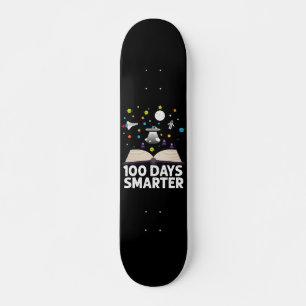 100. Schultag 100 Tage schlauer Bücher Weltraum Skateboard