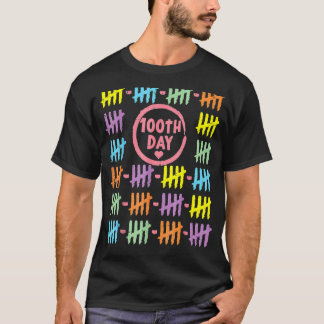 100. Tag Rainbow Lines Tally markiert 100 Tage nac T-Shirt