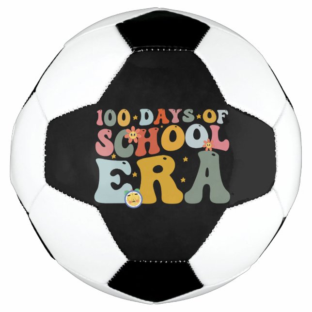 100 Tage Schulzeit Era Groovy Lehrer Kinder Fußball (Vorderseite)