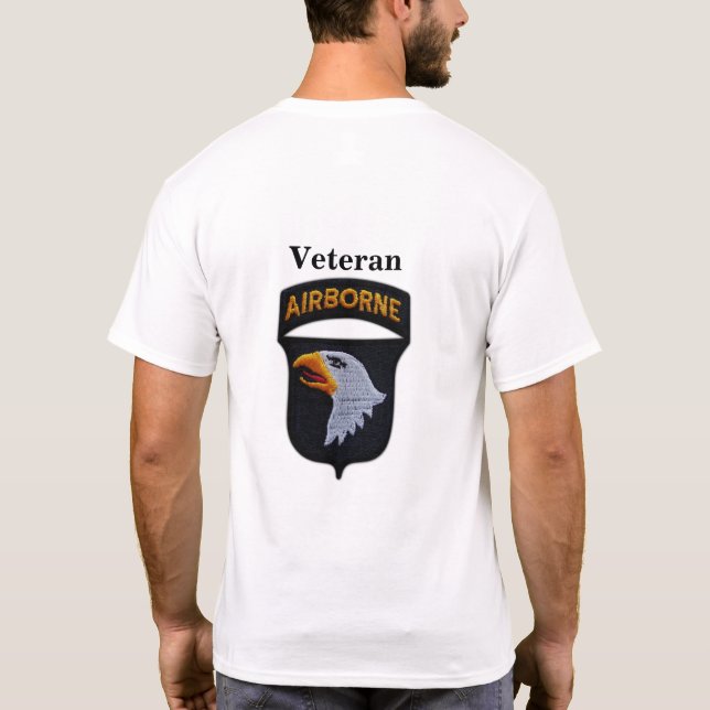 101. ABN Im Flugzeug Division Screaming Eagles Vet T-Shirt (Rückseite)
