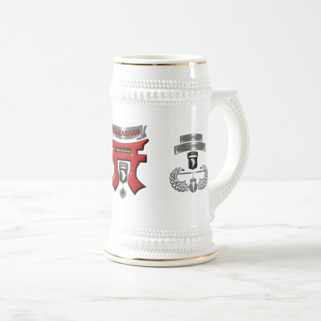 101. Im Flugzeug Division Rakkasans Special Design Bierglas (VorderseiteRechts)