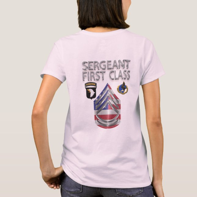 101. Im Flugzeug Division Sergeant First Class T-Shirt (Rückseite)
