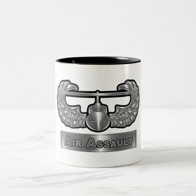 101. Im Flugzeug Division Two Tone 11 Oz https://w Zweifarbige Tasse (Mittel)