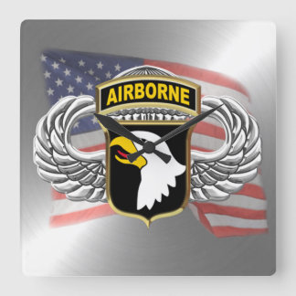 101st Airborne 10.75" Quadratische Wanduhr