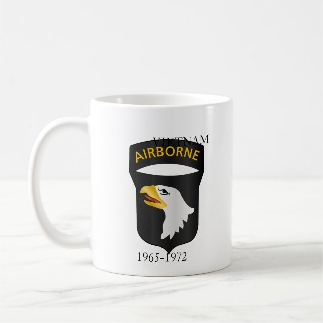 101st Im Flugzeug Abteilung Tasse (Links)