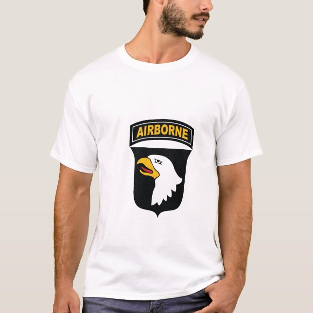 101st Im Flugzeug T-Shirt (Vorderseite)