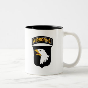 101st Im Flugzeug Tasse