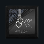 10. Black Onyx Wedding Anniversary Design 2 Erinnerungskiste<br><div class="desc">10. Hochzeitstag Design Geschenkboxen. ⭐ Dieses Produkt ist zu 100% anpassbar. Grafiken und / oder Text können hinzugefügt, gelöscht, verschoben, verändert, verändert, gedreht, etc.. 99% meiner Designs in meinem Geschäft sind in Schichten gemacht. Dadurch können Sie die Größe und den Text leicht verändern und verschieben, sodass die Grafik und der...</div>