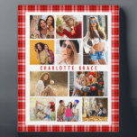 10 Foto Moderne Trendy Red Kariert Stylish Name Fotoplatte<br><div class="desc">10 Foto Modern Trendy Red Kariert Stylish Name Display Plaques Schilder verfügen über zehn Ihrer Lieblingsfotos für eine einfache und schnelle Aufnahme Ihrer eigenen Foto-Collage. Personalisieren Sie mit Ihrem Namen und umgeben von einem roten karierten Muster. Macht ein perfektes Geschenk für Weihnachten, Geburtstage, Muttertag, Schwestern, beste Freunde und mehr. Entworfen...</div>