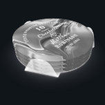 10. Hochzeitstipendium Personalisiert Untersetzer Set<br><div class="desc">Typografie bearbeitbarer Skripttext mit persönlichen Namen Hochzeitstag,  silbergraue und weiße Töne; ein elegantes und stilvolles Geschenk zum Feiern ihres zehnten Hochzeitstages.</div>