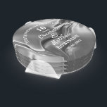 10. Hochzeitstipendium Personalisiert Untersetzer Set<br><div class="desc">Typografie bearbeitbarer Skripttext mit persönlichen Namen Hochzeitstag,  silbergraue und weiße Töne; ein elegantes und stilvolles Geschenk zum Feiern ihres zehnten Hochzeitstages.</div>