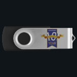 10. USB STICK<br><div class="desc">10-Jubiläum DesignErstellt von Illustrator,  Designer Edward Eksi für Ihre Jubiläumsbedürfnisse.</div>