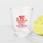 10th Wedding Anniversary Couples Las Vegas Trip Schnapsglas<br><div class="desc">Unique 10th anniversary gift for husband & wife or married couple taking a romantic weekend getaway to Las Vegas to celebrate 10 years of marriage! Novelty souvenir to remember your Vegas trip as a second honeymoon vacation or wedding party you never had. Features "10th Wedding Anniversary in Fabulous Las Vegas...</div>