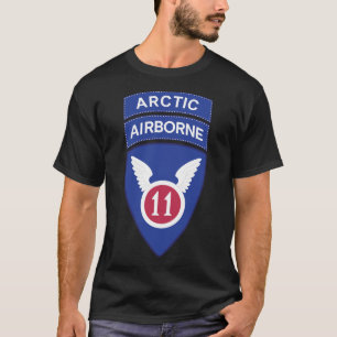 11. Im Flugzeug Abteilung - SSI w Arctic Tab T-Shirt