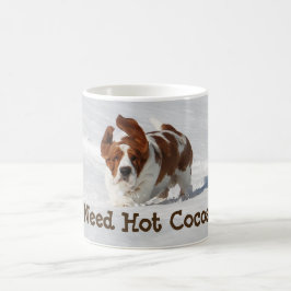 11-Unze-klassische Tasse w/Basset im Schnee