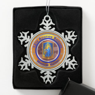 12. Bekämpfungsbrigade Schneeflocken Zinn-Ornament