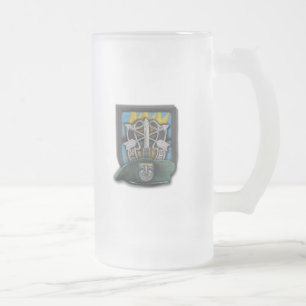 12. Des Gruppeniraks der speziellen Kräfte grelle Mattglas Bierglas