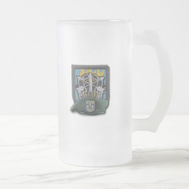 12. Des Gruppeniraks der speziellen Kräfte grelle Mattglas Bierglas (Rechts)