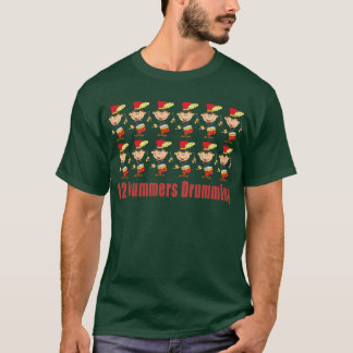 12 Schlagzeuger, die T-Shirts trommeln