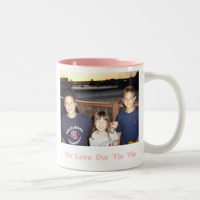 131, wir Liebe unser Yia Yia Zweifarbige Tasse (Rechts)