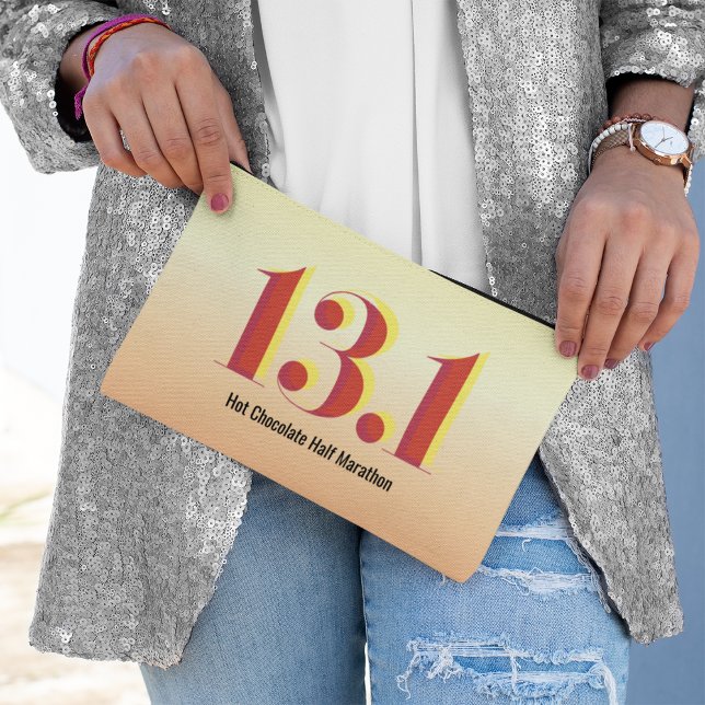 13.1 Halbmarathon mit fett gelbem roten Text Zubehörtasche (Von Creator hochgeladen)