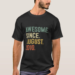 13 Jahre altes Geschenk Phantastisch seit August 2 T-Shirt