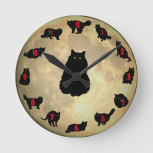 13 Lucky Cats and the Moon Runde Wanduhr