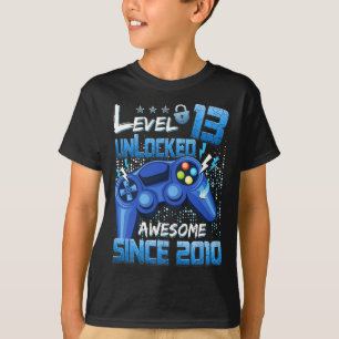 13 Phantastisches 2010-Spiel mit unverschlossenem T-Shirt