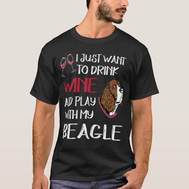 156 Wein trinken und mit meinem Beagle spielen T-Shirt (Vorderseite)
