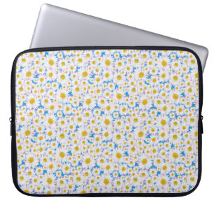 15-Zoll-Laptop-Sieb: Ditzy White Daisies on Blue Laptopschutzhülle