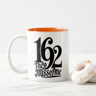 1692 versäumten sie eine Hexenmeistersaison, in de Zweifarbige Tasse