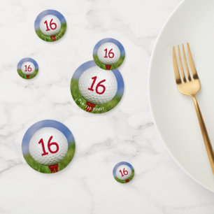 16. Geburtstagsgolfball auf rotem Tee Konfetti