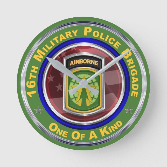 16. Militärpolizeibrigade Runde Wanduhr (Vorderseite)