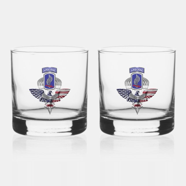 173. Im Flugzeug Brigade Whiskyglas (Vorderseite)